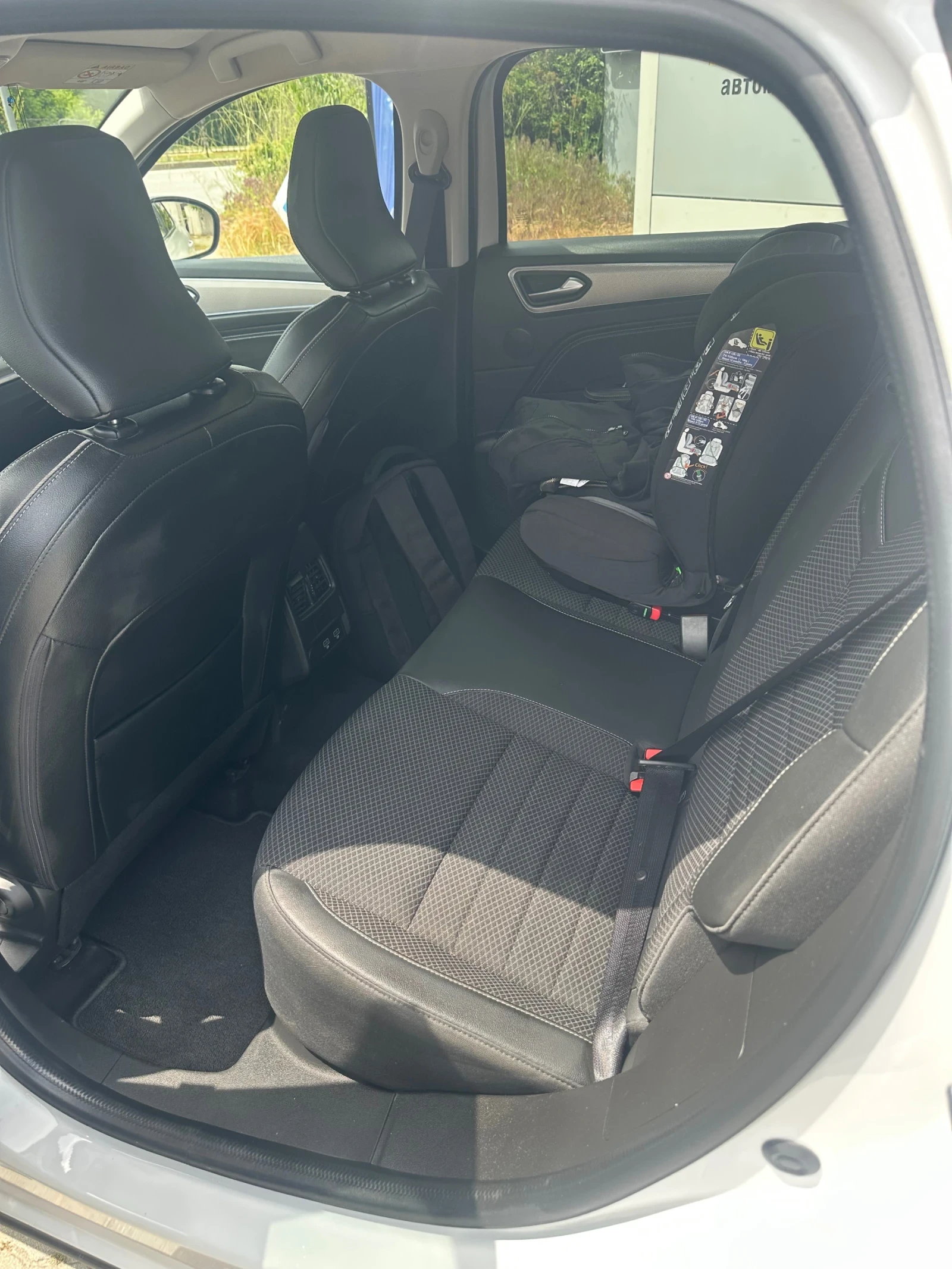 Renault Arkana 1.6 e- tech hybrid, снимка 10 - Автомобили и джипове - 54803148