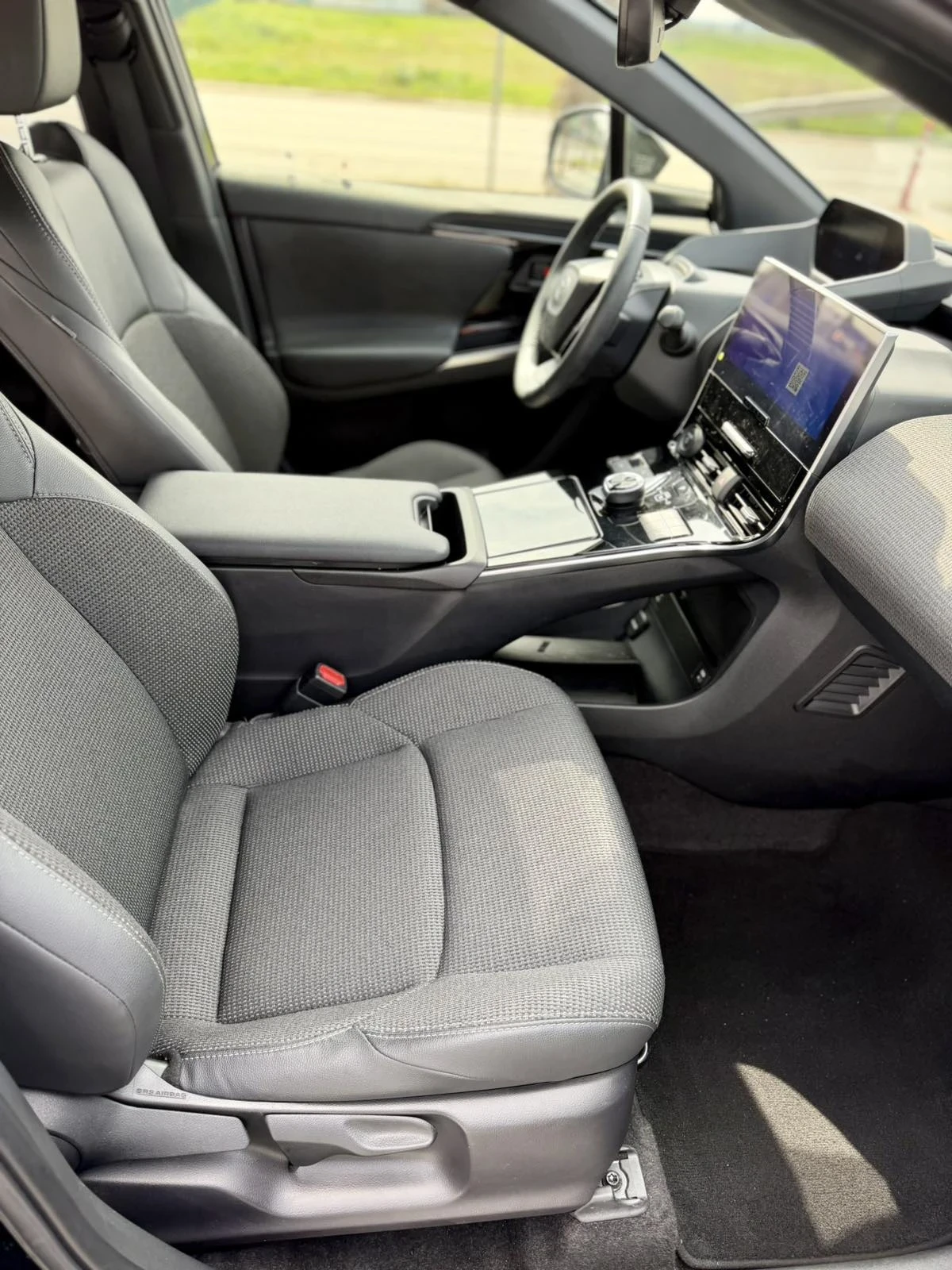 Toyota bZ4X Гаранционна, снимка 11 - Автомобили и джипове - 54836999