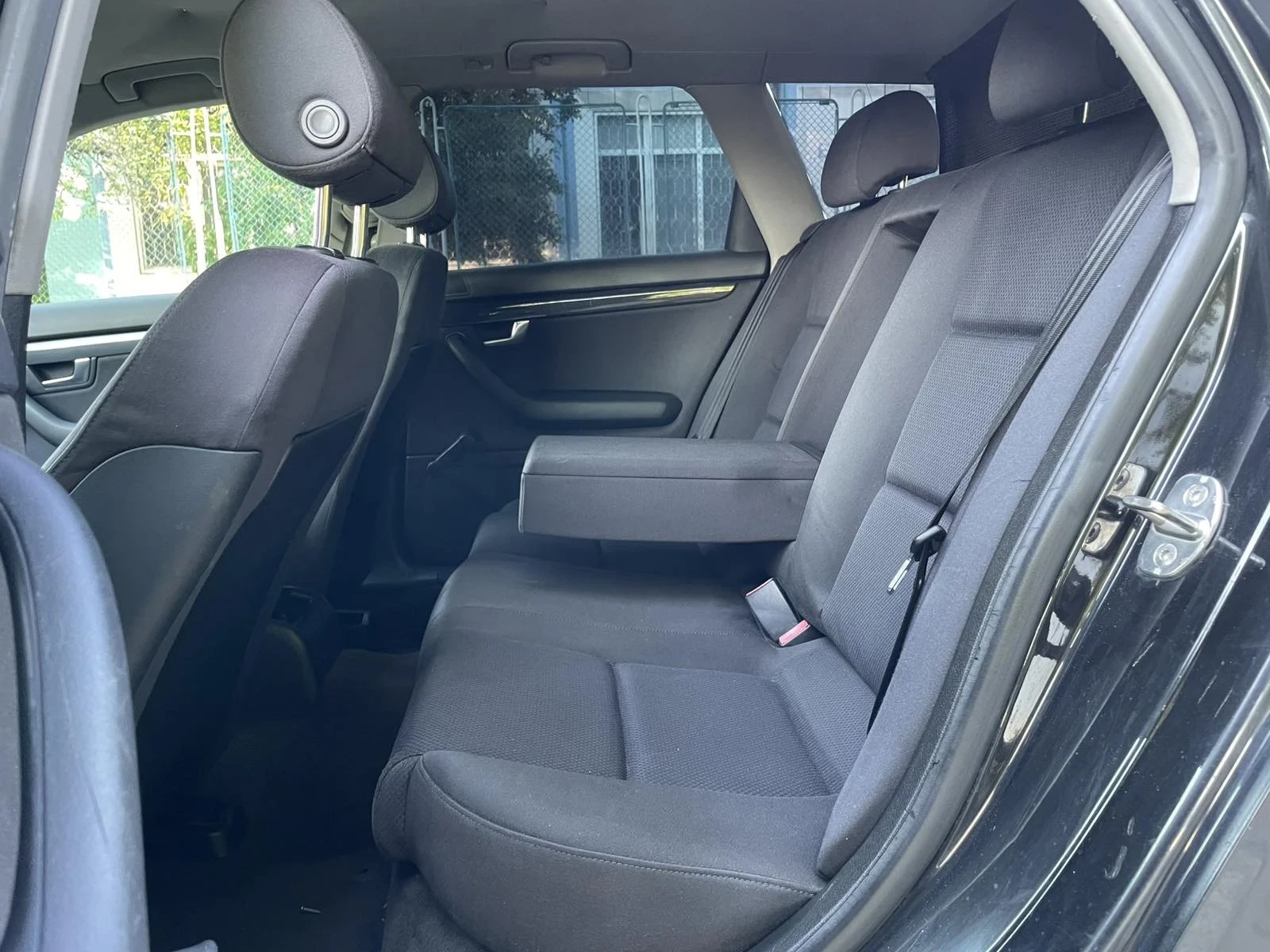 Audi A4 1.9TDi, снимка 7 - Автомобили и джипове - 55143921