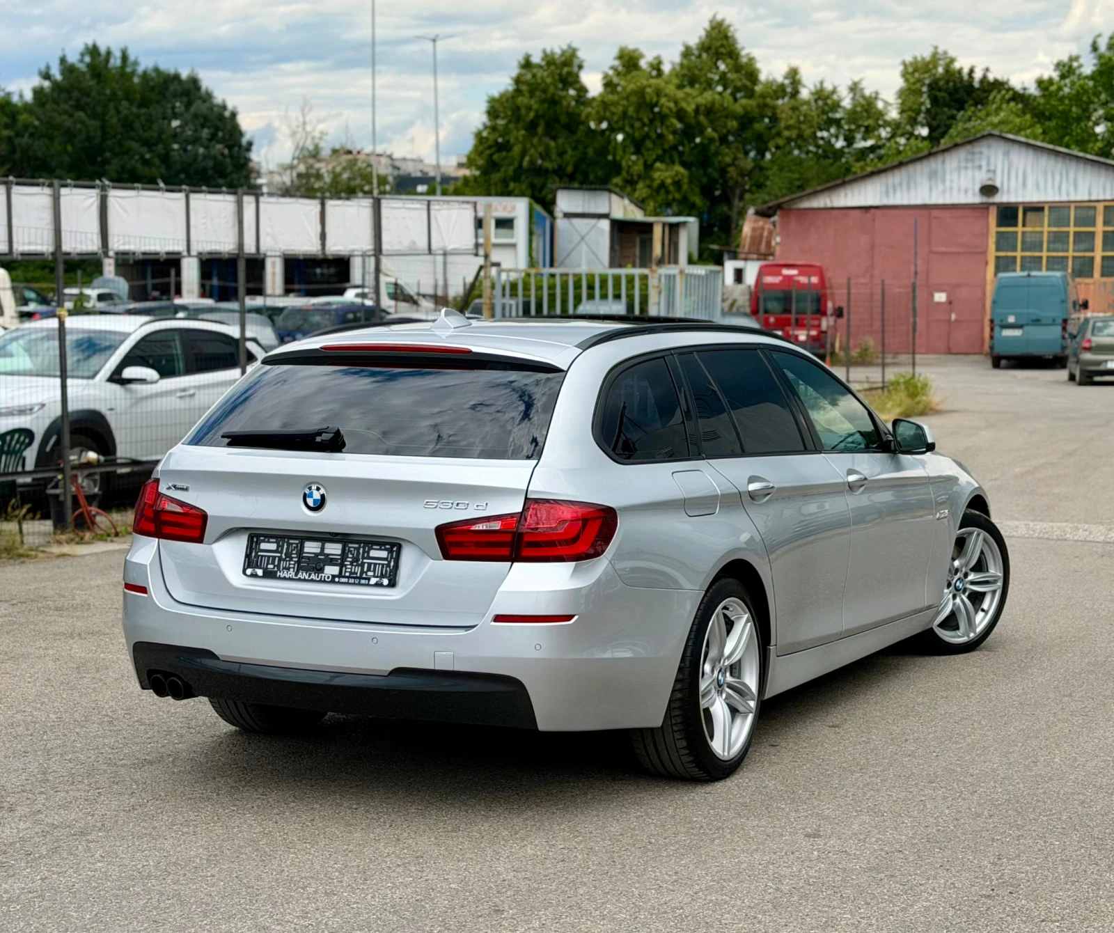 BMW 530 M-Paket X-Drive Камери 360 Панорома Много запазена, снимка 3 - Автомобили и джипове - 55268332