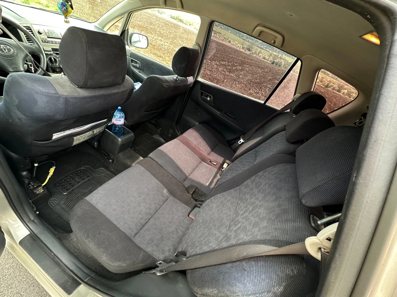Toyota Corolla verso 1.6 Газ/бензин КЛИМАТИК, снимка 6 - Автомобили и джипове - 55307059