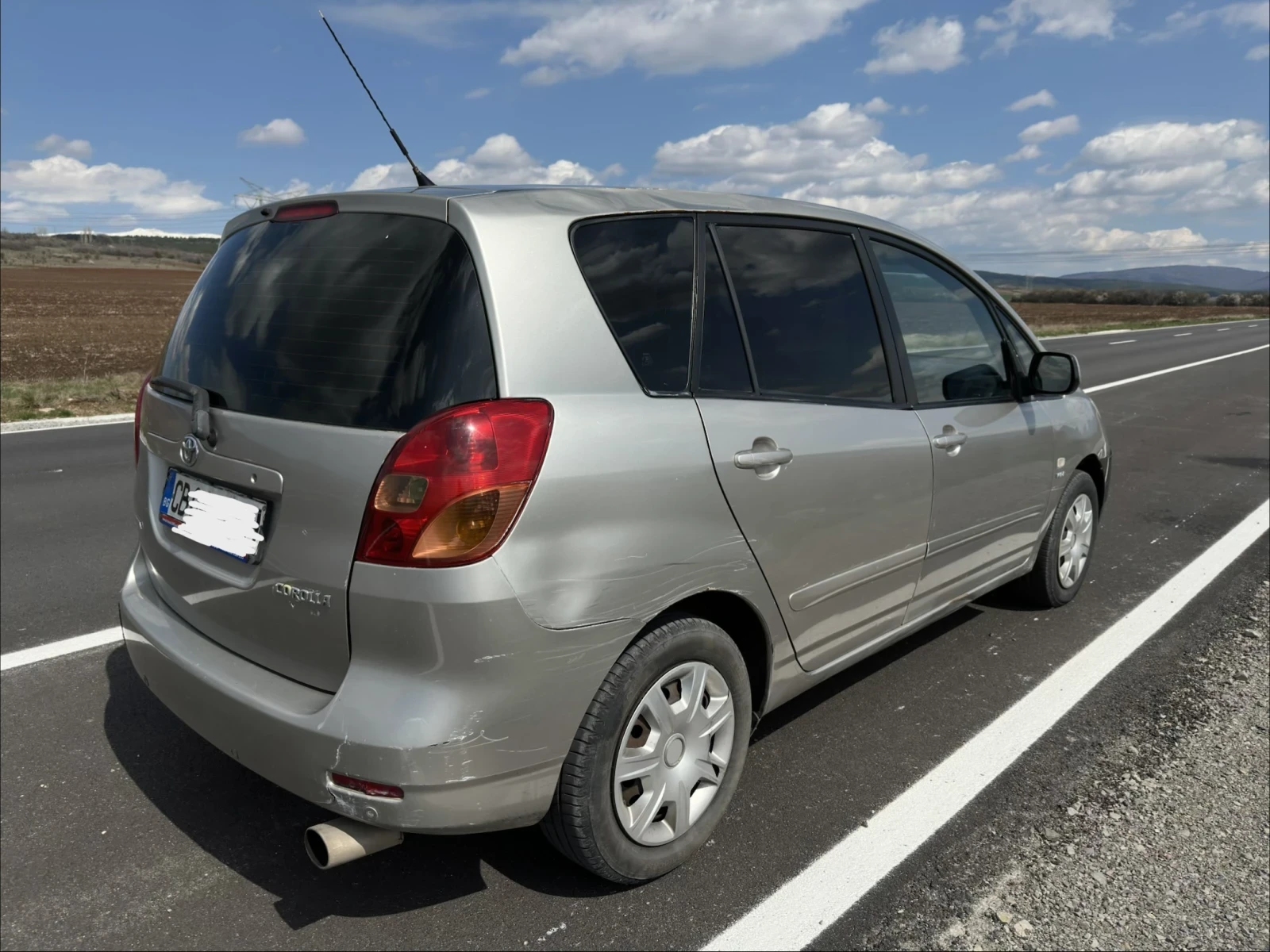Toyota Corolla verso 1.6 Газ/бензин КЛИМАТИК, снимка 12 - Автомобили и джипове - 55307059