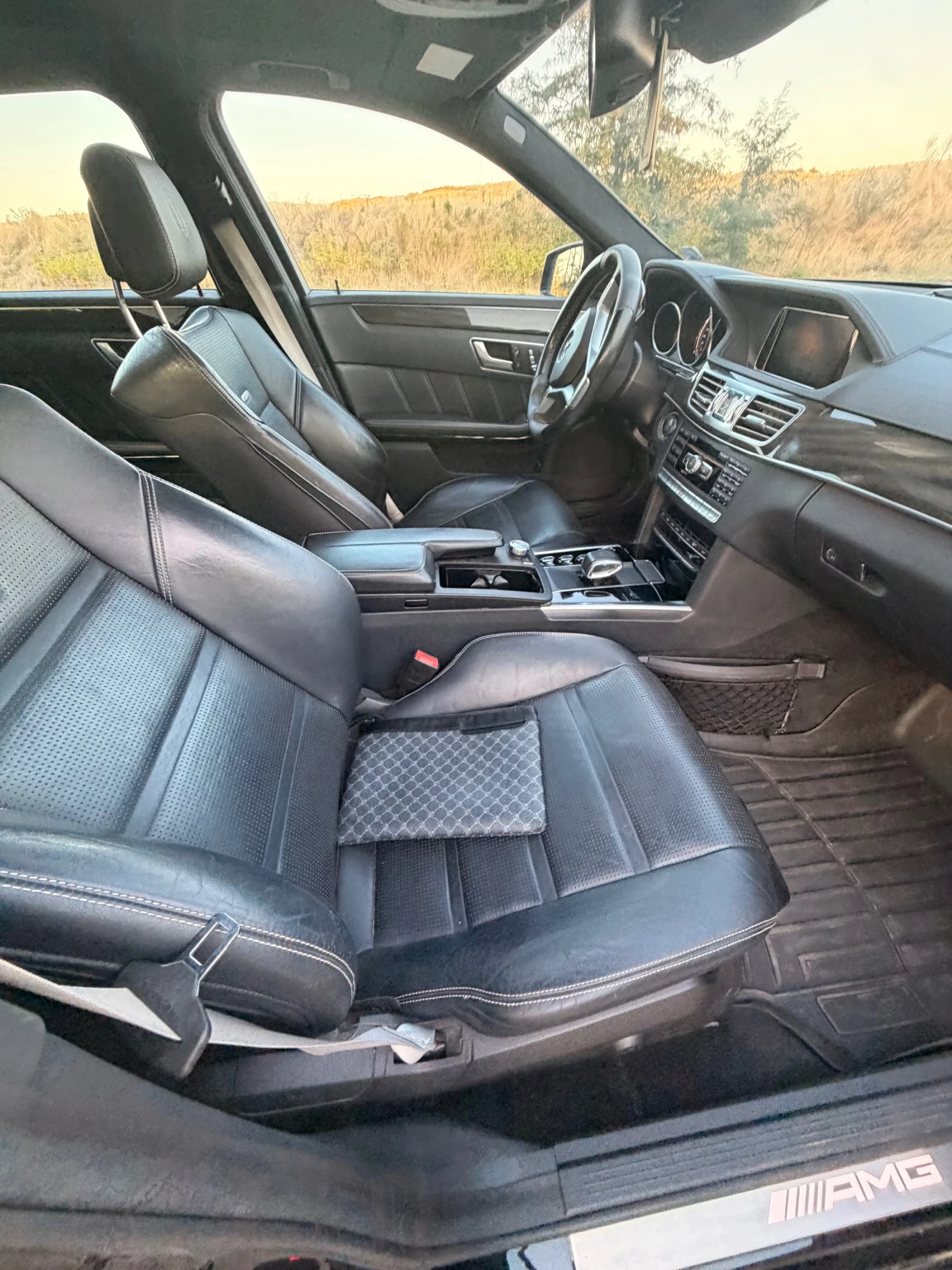 Mercedes-Benz E 63 AMG S * P30 PACK * DESIGNO * (НАЛИЧНА В БГ) , снимка 10 - Автомобили и джипове - 55495658