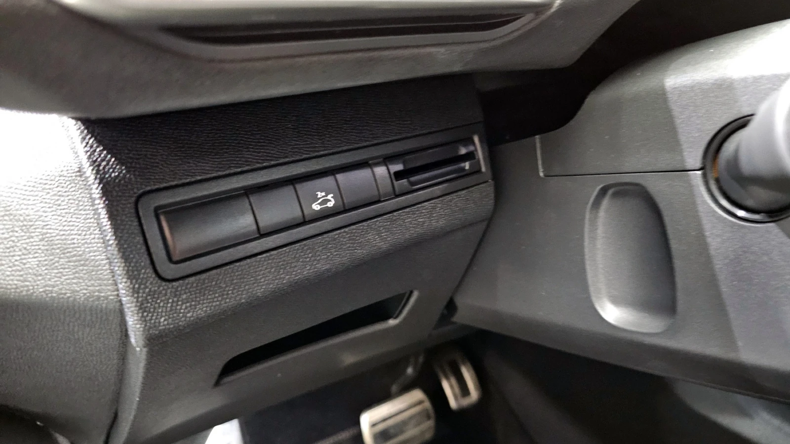 Peugeot 3008 GT Line | Keyless | LED | Digital cockpit , снимка 13 - Автомобили и джипове - 55563951