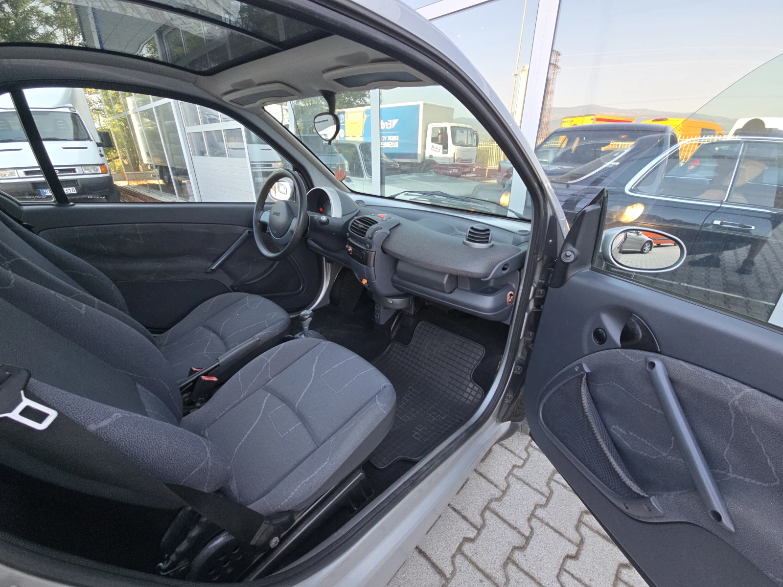 Smart Fortwo 800 CDi, снимка 13 - Автомобили и джипове - 55808058