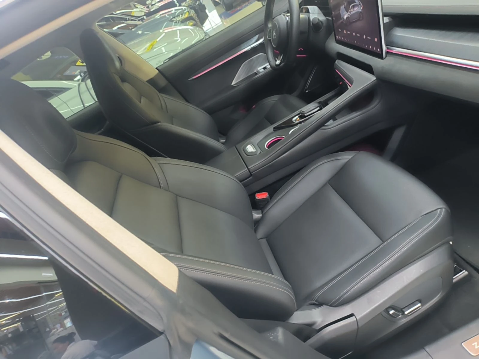 Zeekr 001, снимка 9 - Автомобили и джипове - 56667071