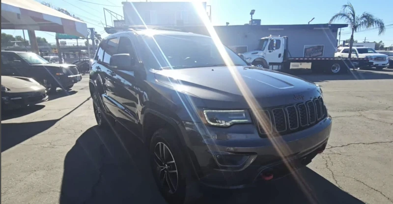 Jeep Grand cherokee TRAILHAWK/5.7L/AWD/CRUISE CONTR/ОБДУХВАНЕ/KEYLESS/, снимка 3 - Автомобили и джипове - 48525515