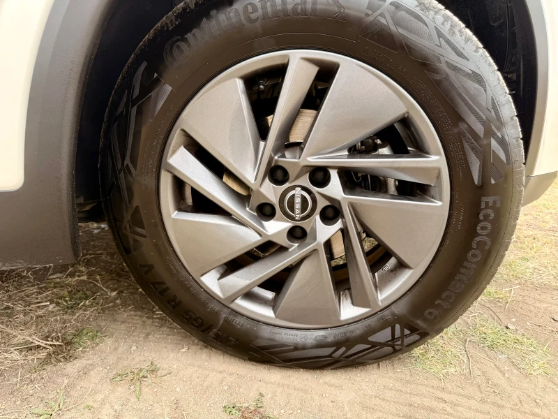 Nissan Qashqai, снимка 8 - Автомобили и джипове - 52598007