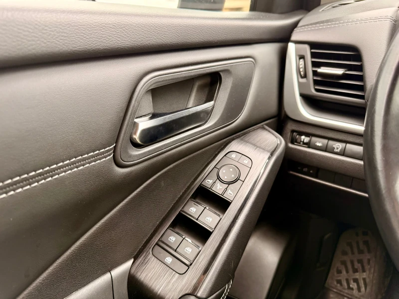 Nissan Qashqai, снимка 12 - Автомобили и джипове - 52598007