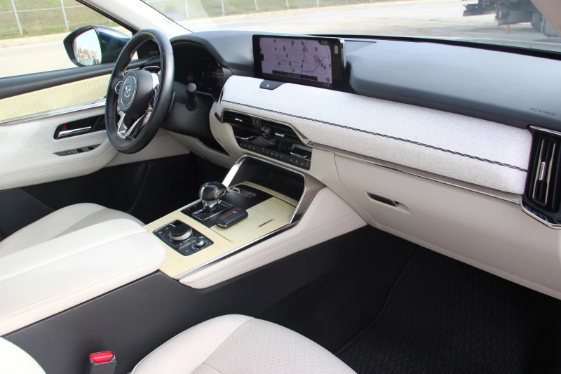 Mazda CX-60 - SKYACTIV TAKUMI AWD HUD 2022 г. EURO 6D  , снимка 10 - Автомобили и джипове - 52446715