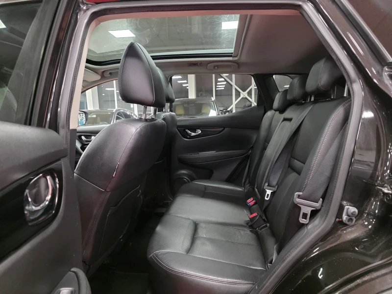 Nissan Qashqai Бензин | Автоматик | Всички екстри , снимка 11 - Автомобили и джипове - 53359065