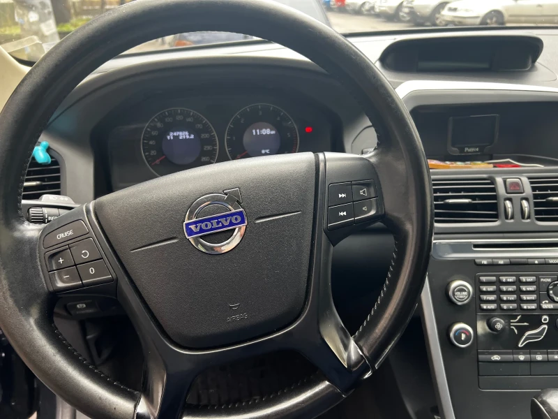 Volvo XC60, снимка 4 - Автомобили и джипове - 53391151