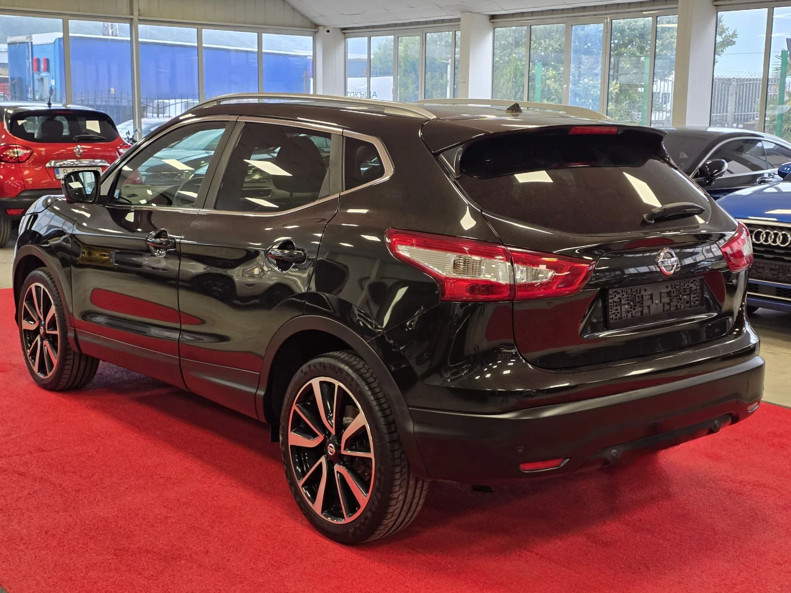 Nissan Qashqai Бензин | Автоматик | Всички екстри , снимка 4 - Автомобили и джипове - 53359065