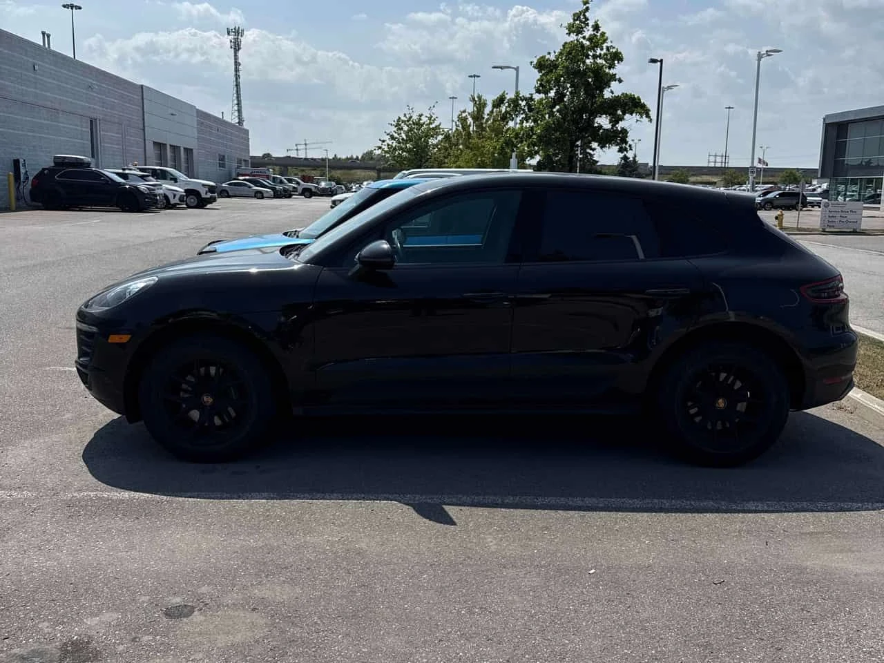 Porsche Macan * AWD * CARFAX * ПОДГРЕВИ * ОБДУХВАНЕ * ПАНОРАМА, снимка 2 - Автомобили и джипове - 53803946