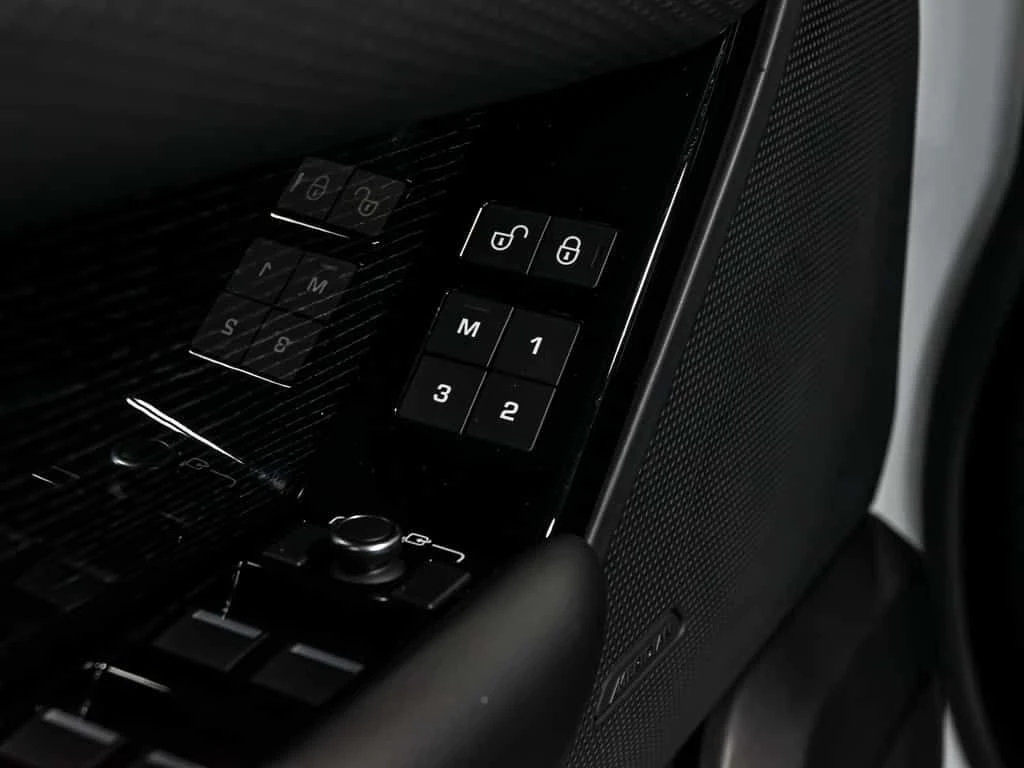 Land Rover Range Rover Velar * P340 R DYNAMIC S COLLISION AVOIDANCE BLIND SPOTS, снимка 15 - Автомобили и джипове - 54208246