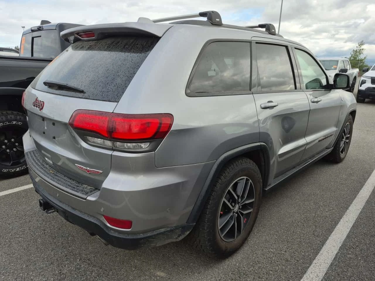 Jeep Grand cherokee TRAILHAWK/ДИСТРОНИК/ОБДУХ/ПАНО/ФИНАНСИРАНЕ , снимка 3 - Автомобили и джипове - 54593673