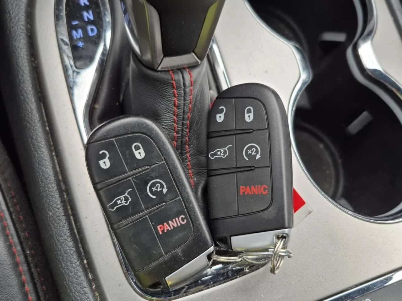 Jeep Grand cherokee TRAILHAWK/ДИСТРОНИК/ОБДУХ/ПАНО/ФИНАНСИРАНЕ , снимка 8 - Автомобили и джипове - 54593673