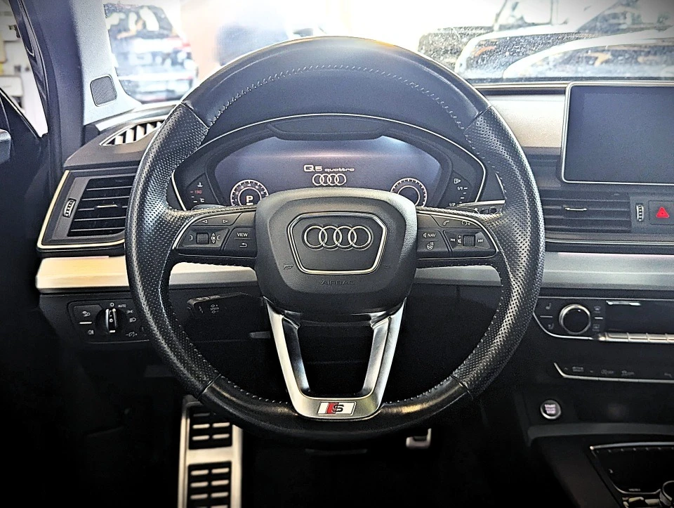 Audi Q5 2.0 TFSI quattro Technik| Panorama| BlindSpot| Cam, снимка 9 - Автомобили и джипове - 55153967