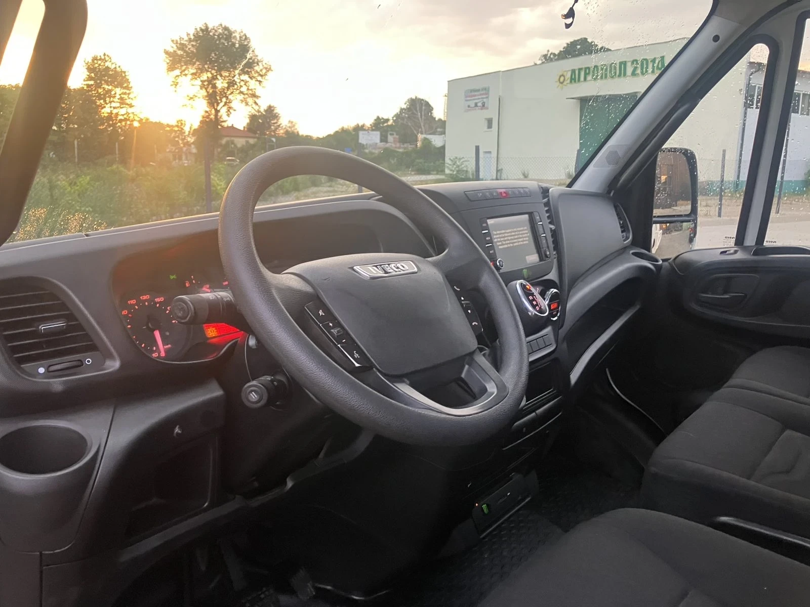 Iveco 35c17 Тристранен самосвал - изображение 7