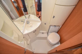 Каравана Knaus Royale 580 UK-UE/7-местна, снимка 17