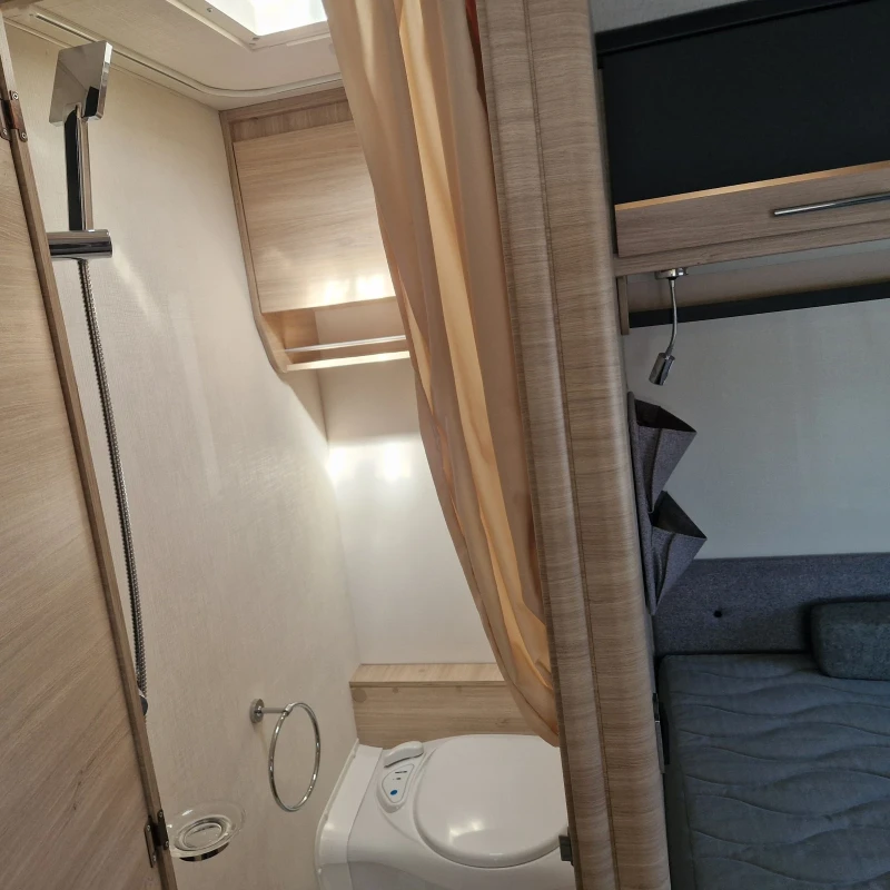 Каравана Caravelair Trigano, снимка 11 - Каравани и кемпери - 51189776