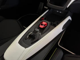 Lamborghini Revuelto CARBON, снимка 12