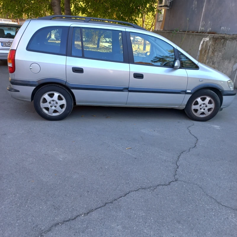 Opel Zafira, снимка 1 - Автомобили и джипове - 47621983