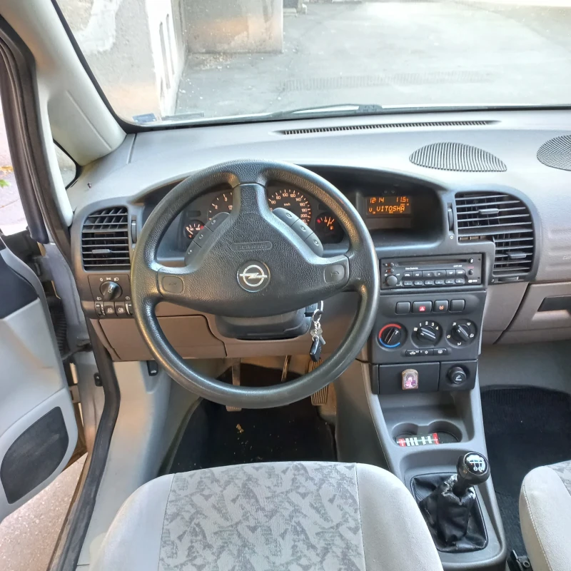 Opel Zafira, снимка 8 - Автомобили и джипове - 47621983