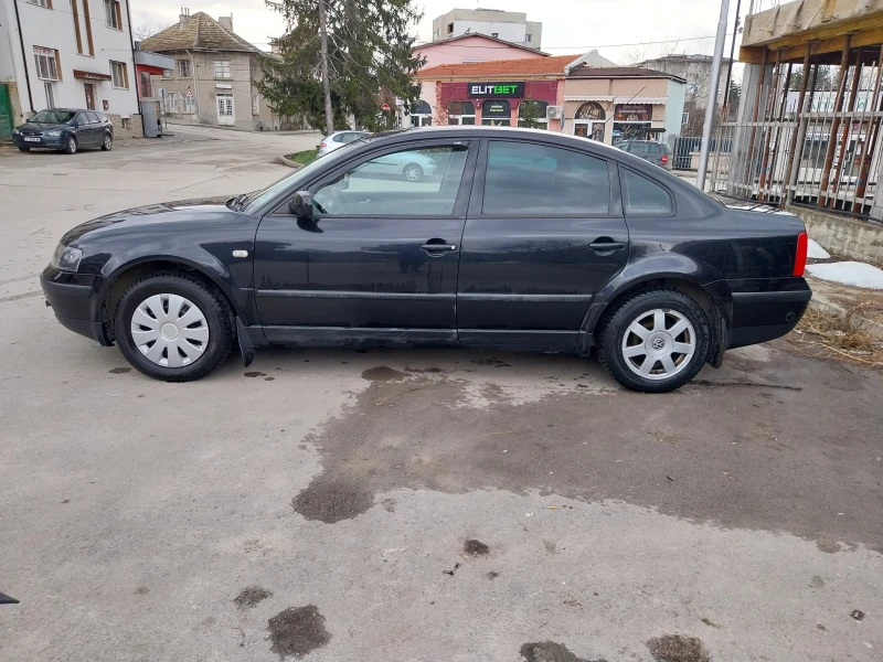 VW Passat 1.6, снимка 4 - Автомобили и джипове - 49392122