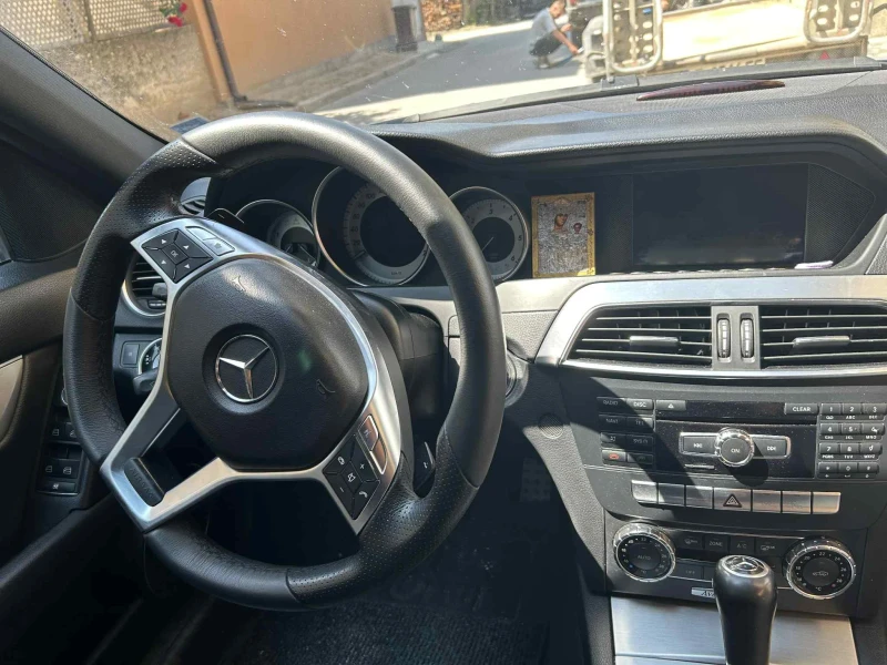 Mercedes-Benz C 220, снимка 8 - Автомобили и джипове - 52360063