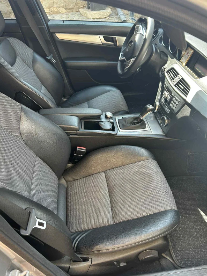 Mercedes-Benz C 220, снимка 10 - Автомобили и джипове - 52360063