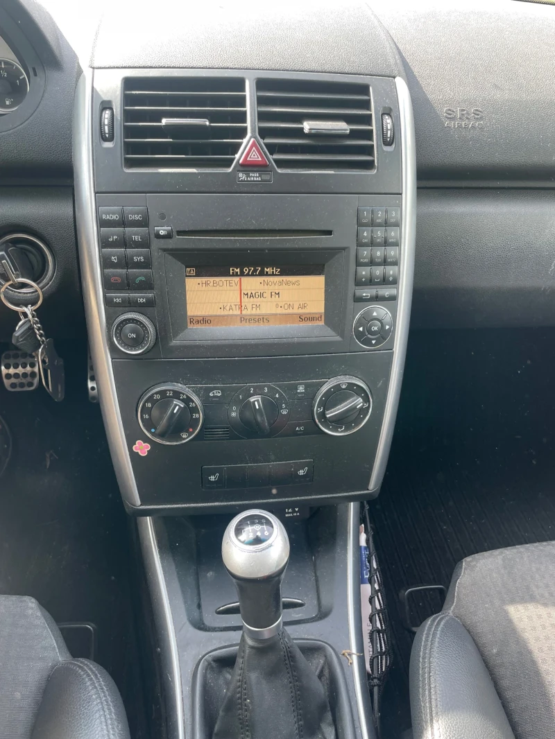 Mercedes-Benz A 180, снимка 12 - Автомобили и джипове - 51767359