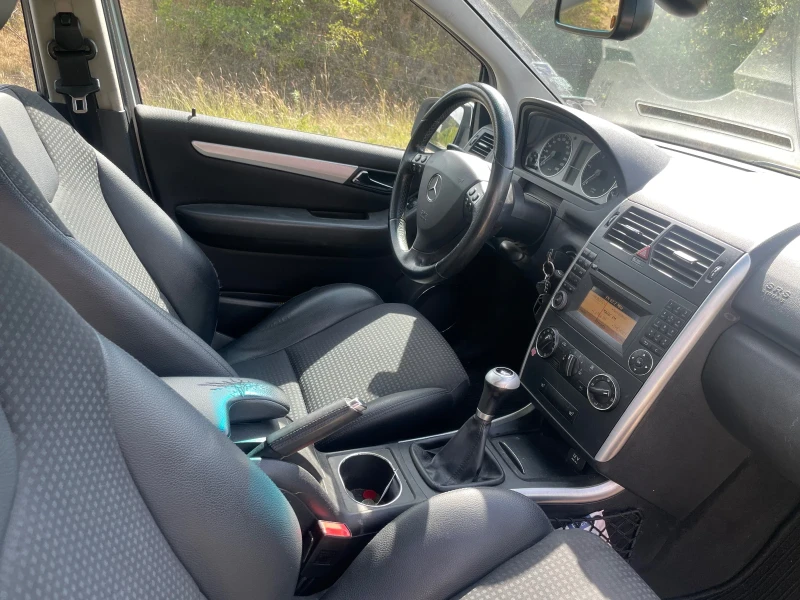 Mercedes-Benz A 180, снимка 13 - Автомобили и джипове - 51767359