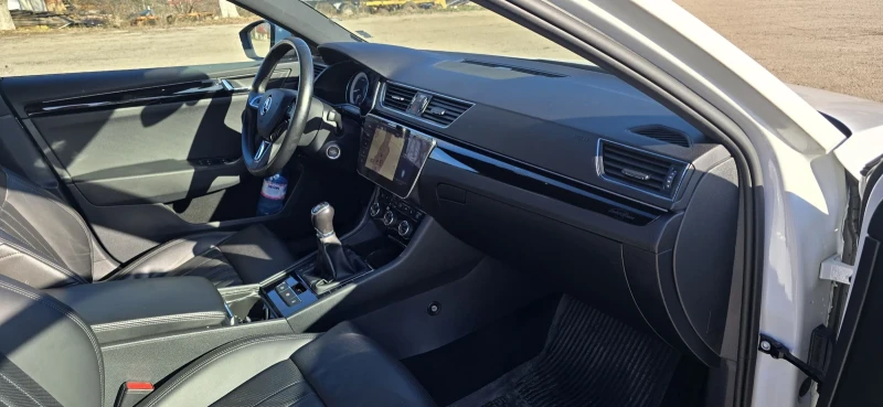 Skoda Superb 1.8 tsi L&K, снимка 11 - Автомобили и джипове - 52867001