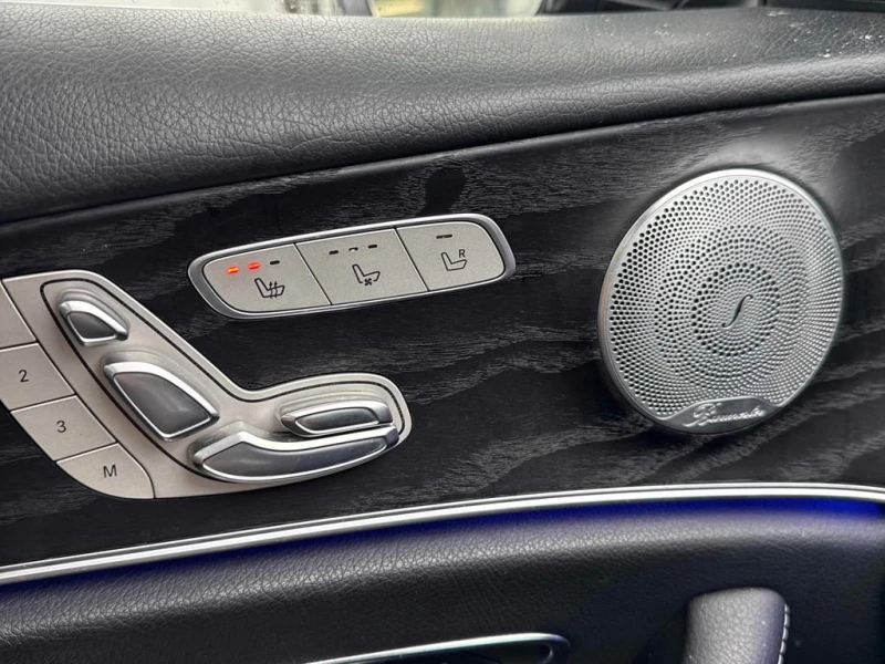 Mercedes-Benz E 400 /DISTRONIC/360/PANO/ОБДУХВАНЕ/ПОДГРЕВ, снимка 17 - Автомобили и джипове - 53422212