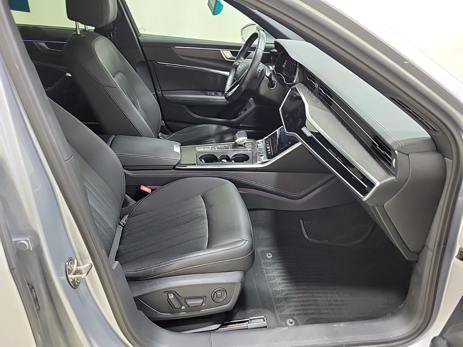 Audi A5 * TECHNIK * CARFAX * ВЪЗМОЖНОСТ ЗА ФИНАНСИРАНЕ - изображение 9