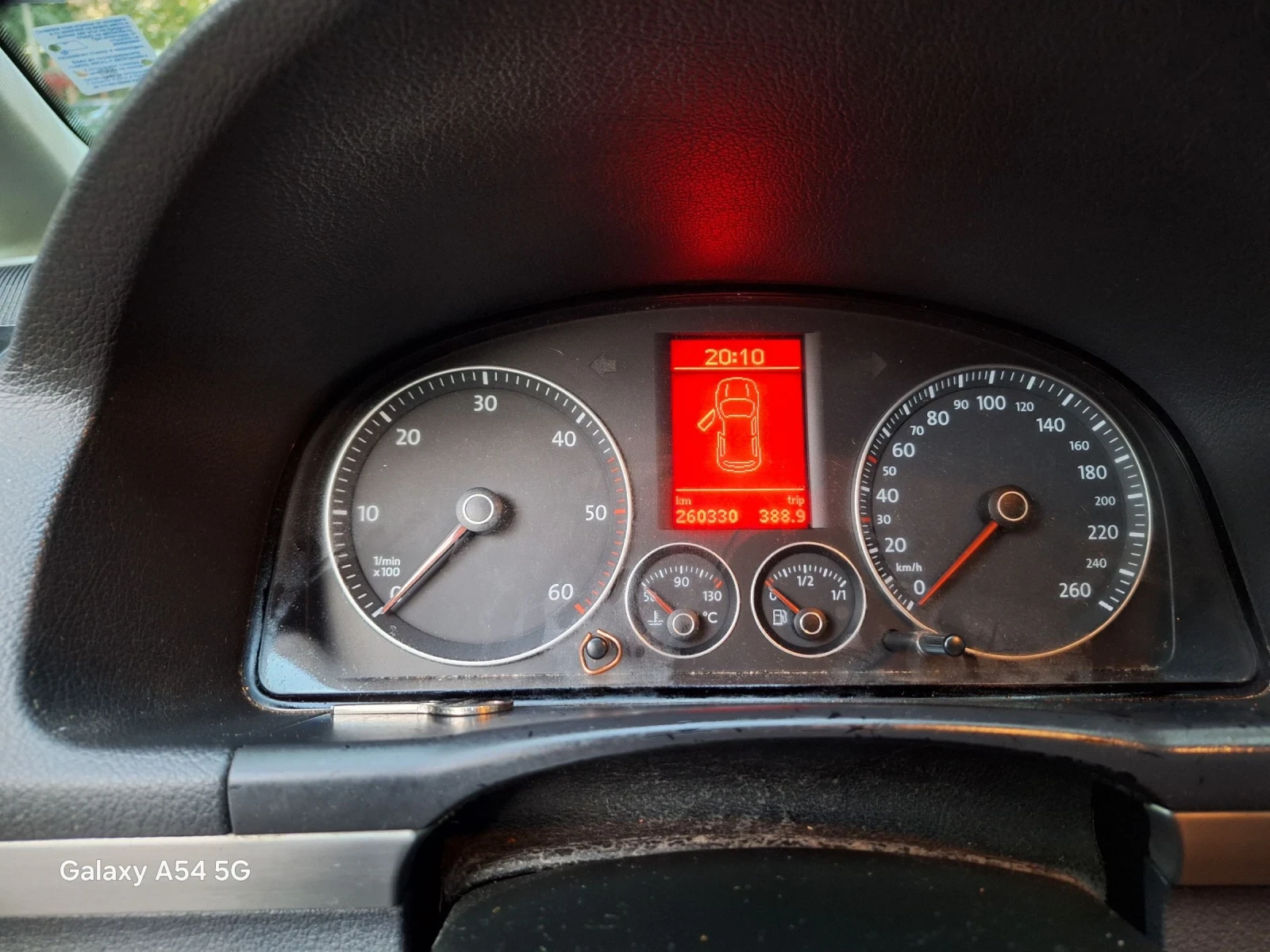 VW Touran 2.0 TDI - изображение 6