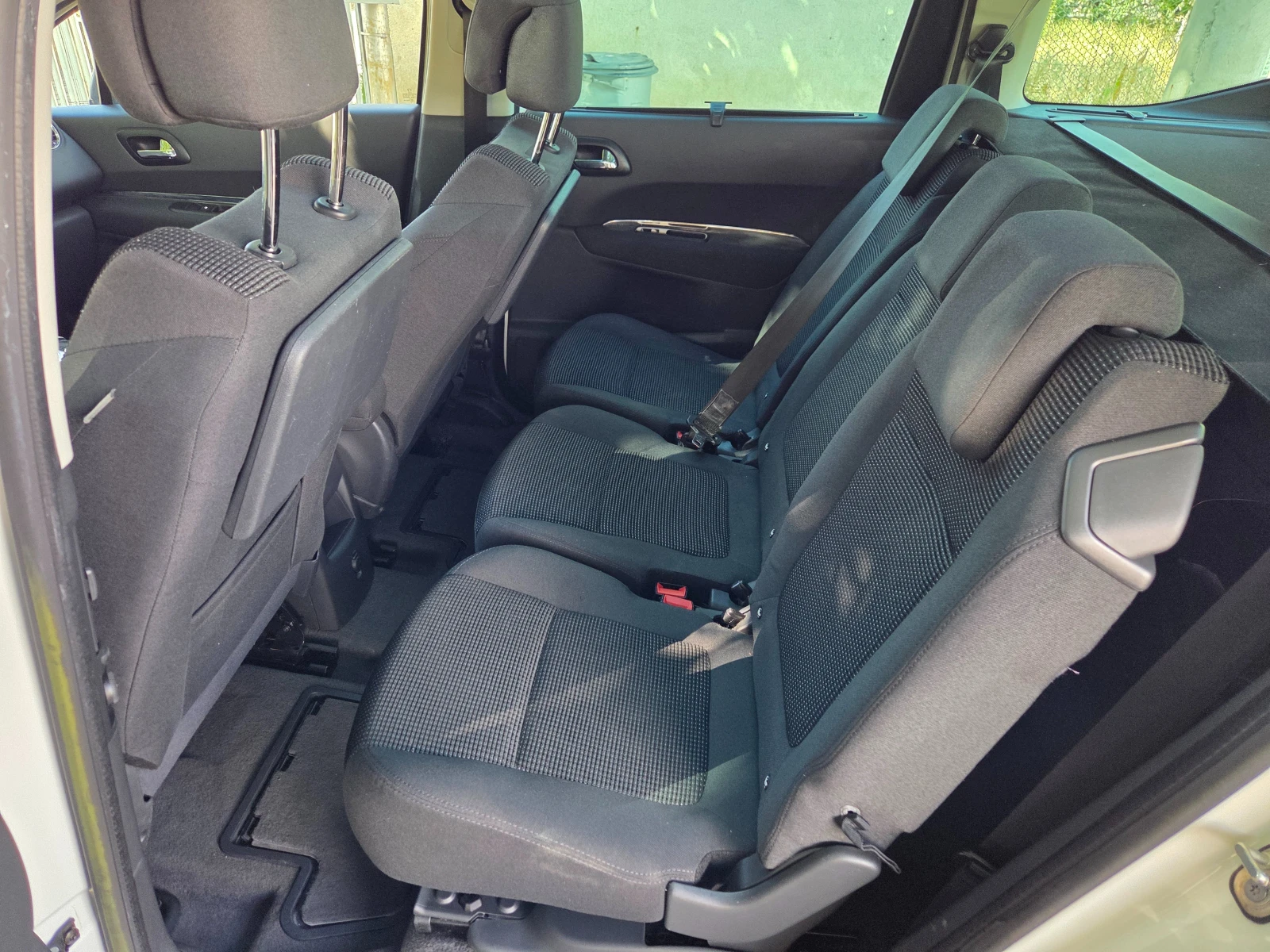 Peugeot 5008 1.6i Газов инж. ОТЛИЧНО - изображение 9