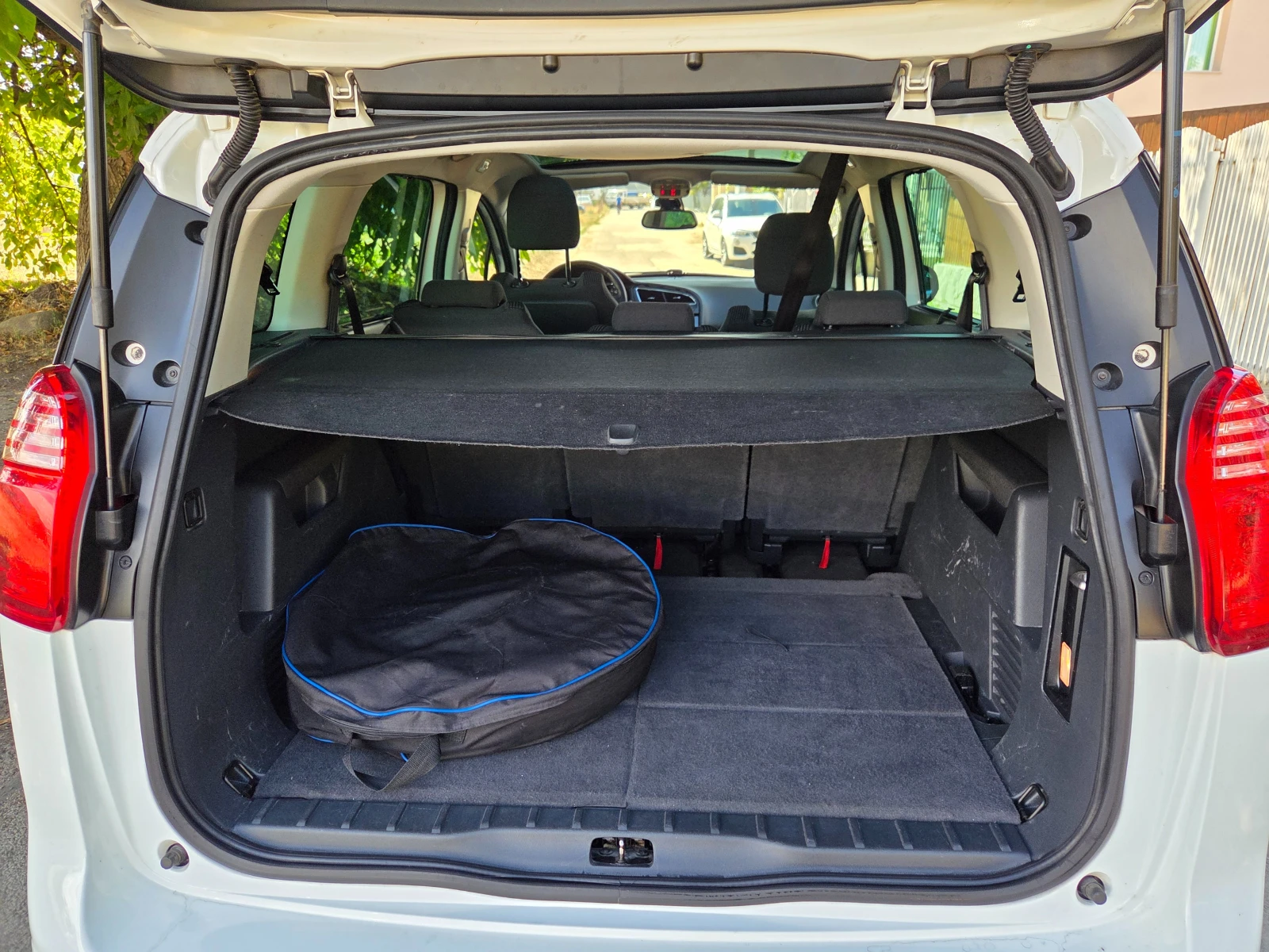 Peugeot 5008 1.6i Газов инж. ОТЛИЧНО - изображение 5