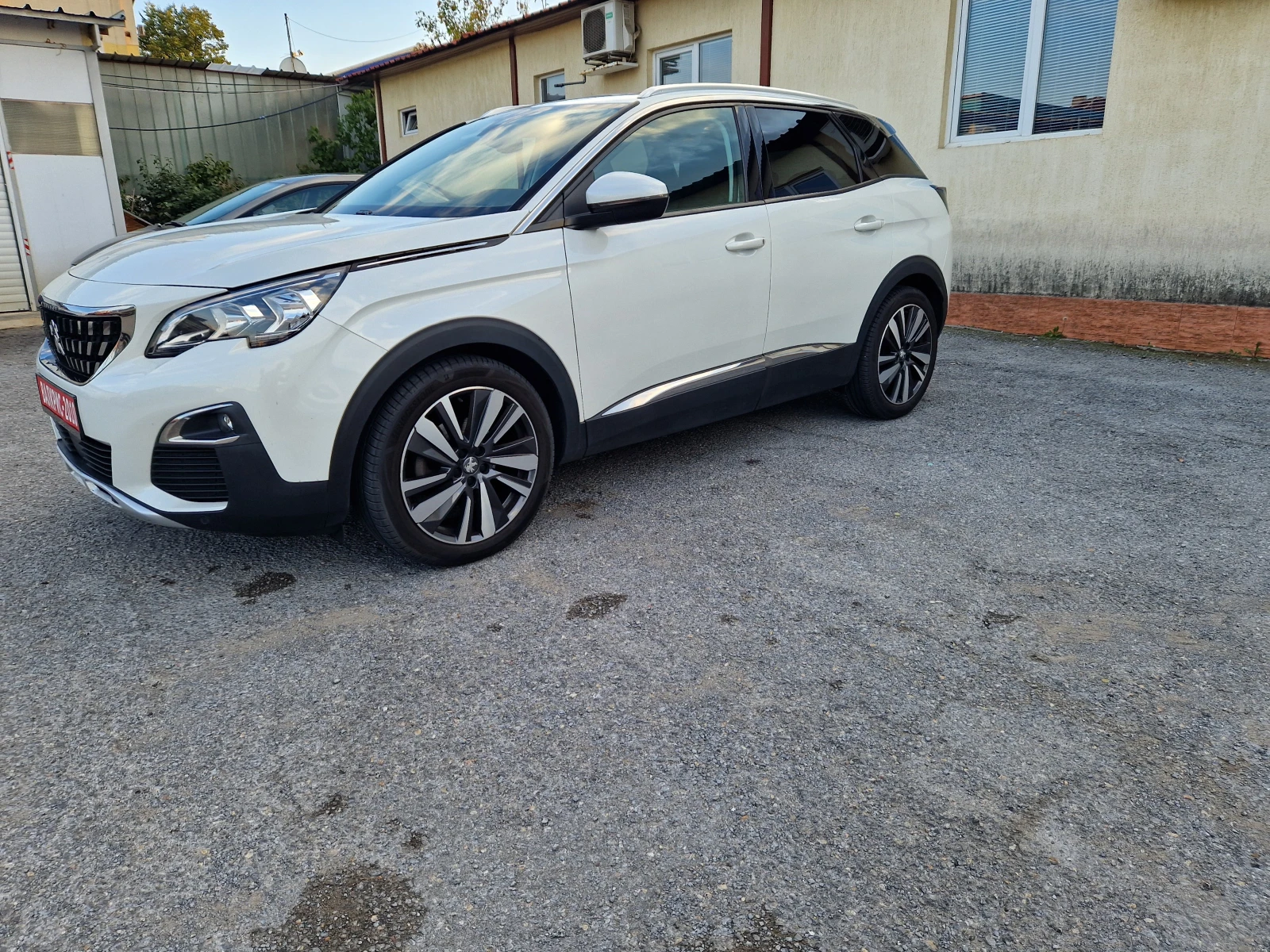 Peugeot 3008 PREMIUM+ PANORAMA+ КОЖЕН САЛОН+ AVTOMAT+ SPORT - изображение 6