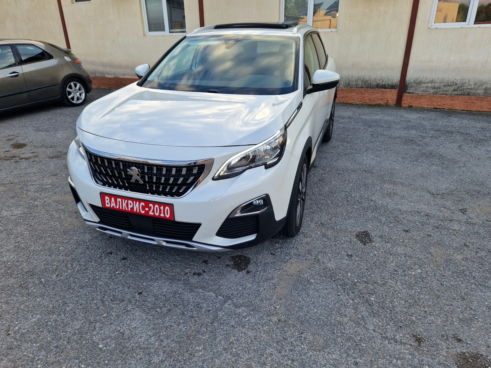 Peugeot 3008 PREMIUM+ PANORAMA+ КОЖЕН САЛОН+ AVTOMAT+ SPORT - изображение 3