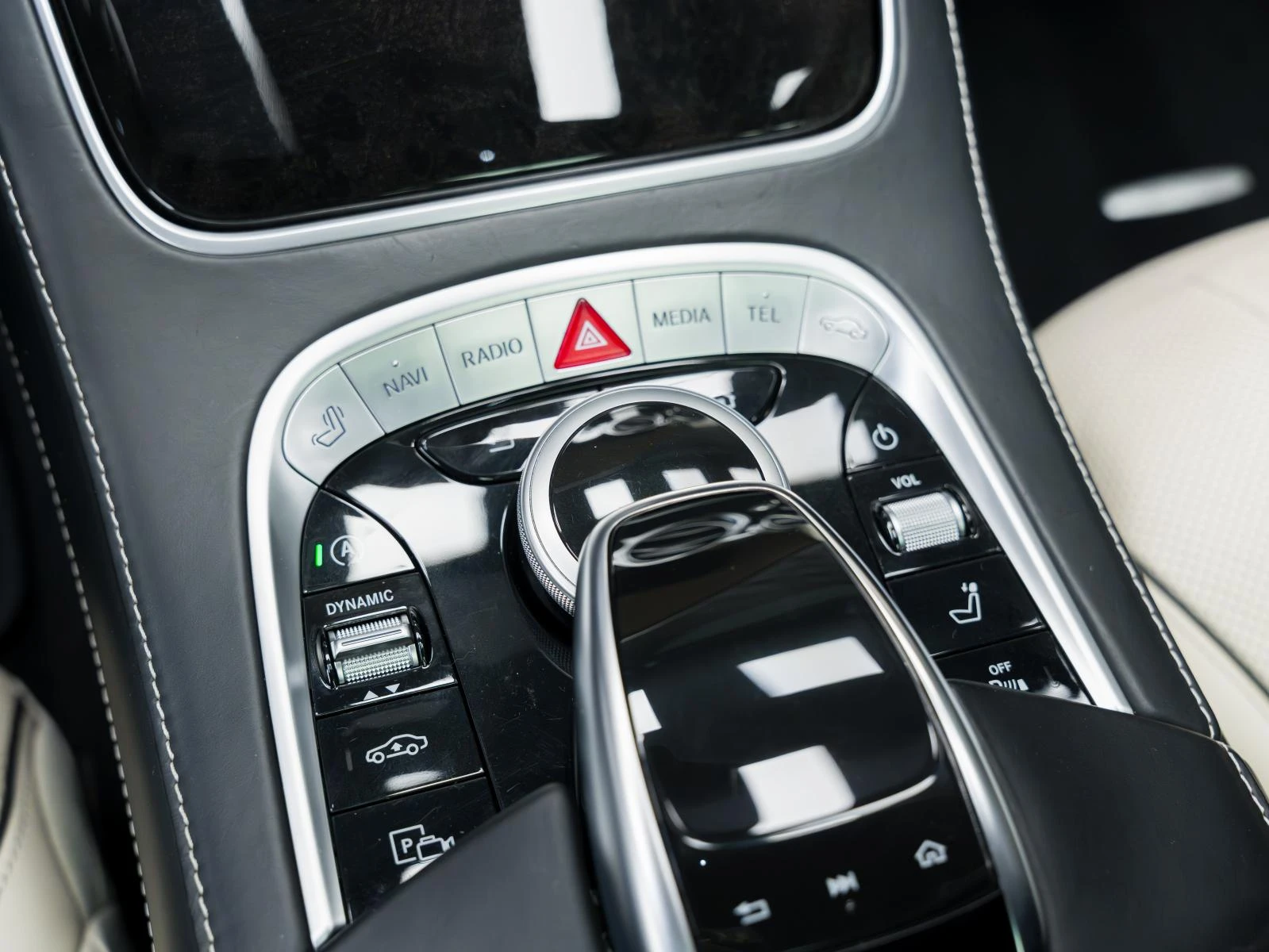 Mercedes-Benz S 560 Maybach 4MATIC* 3XTV* BURM* 360* ОБДУХВ* МАСАЖ* HU, снимка 17 - Автомобили и джипове - 53869044