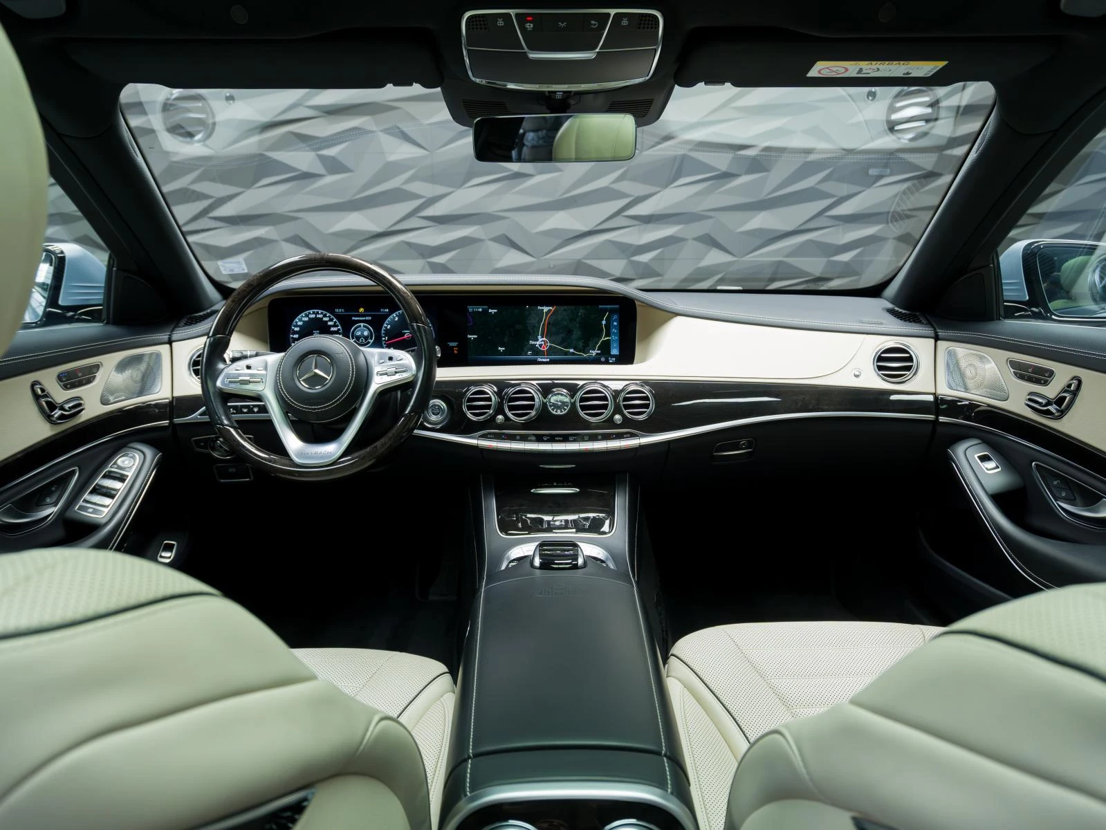 Mercedes-Benz S 560 Maybach 4MATIC* 3XTV* BURM* 360* ОБДУХВ* МАСАЖ* HU, снимка 13 - Автомобили и джипове - 53869044