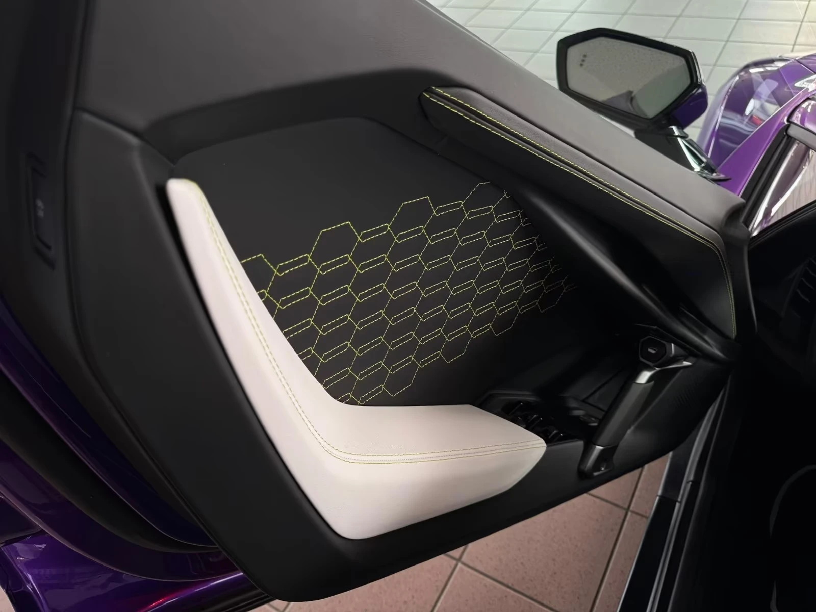 Lamborghini Revuelto CARBON, снимка 15 - Автомобили и джипове - 53892684