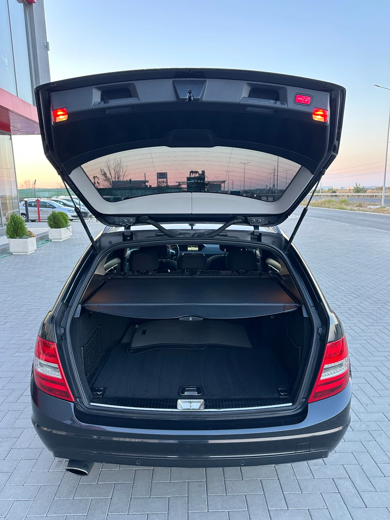 Mercedes-Benz C 220 Автомат , снимка 9 - Автомобили и джипове - 53918678