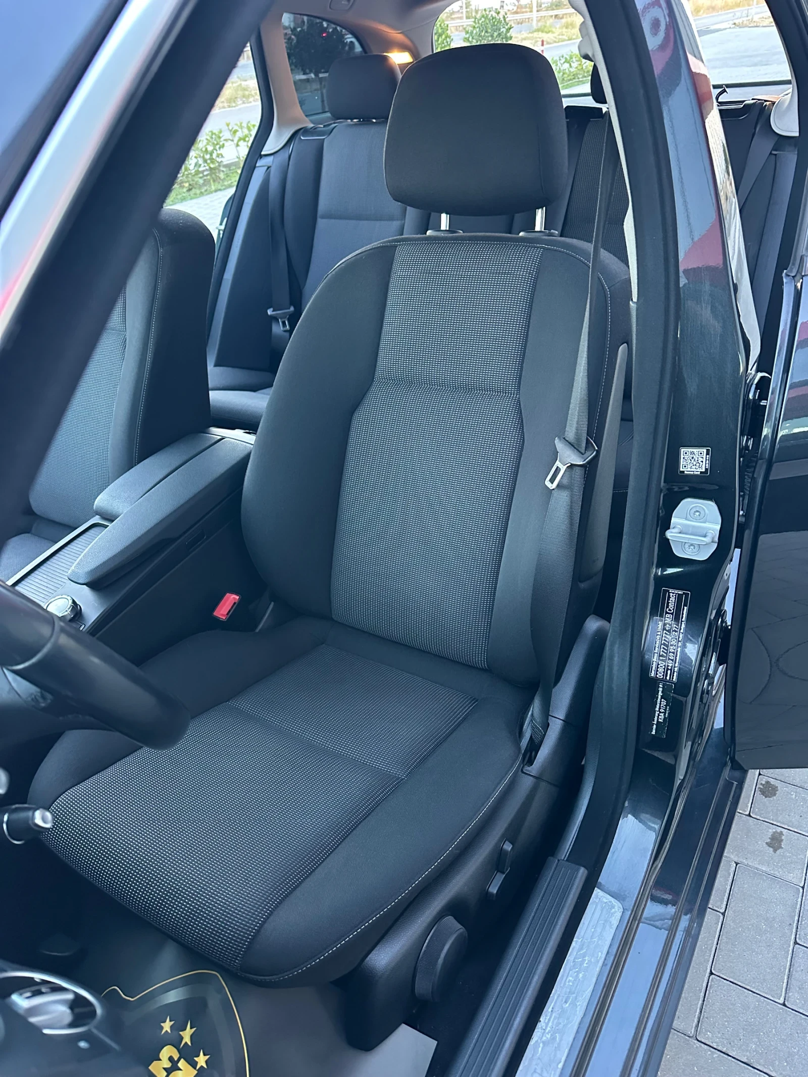 Mercedes-Benz C 220 Автомат , снимка 15 - Автомобили и джипове - 53918678