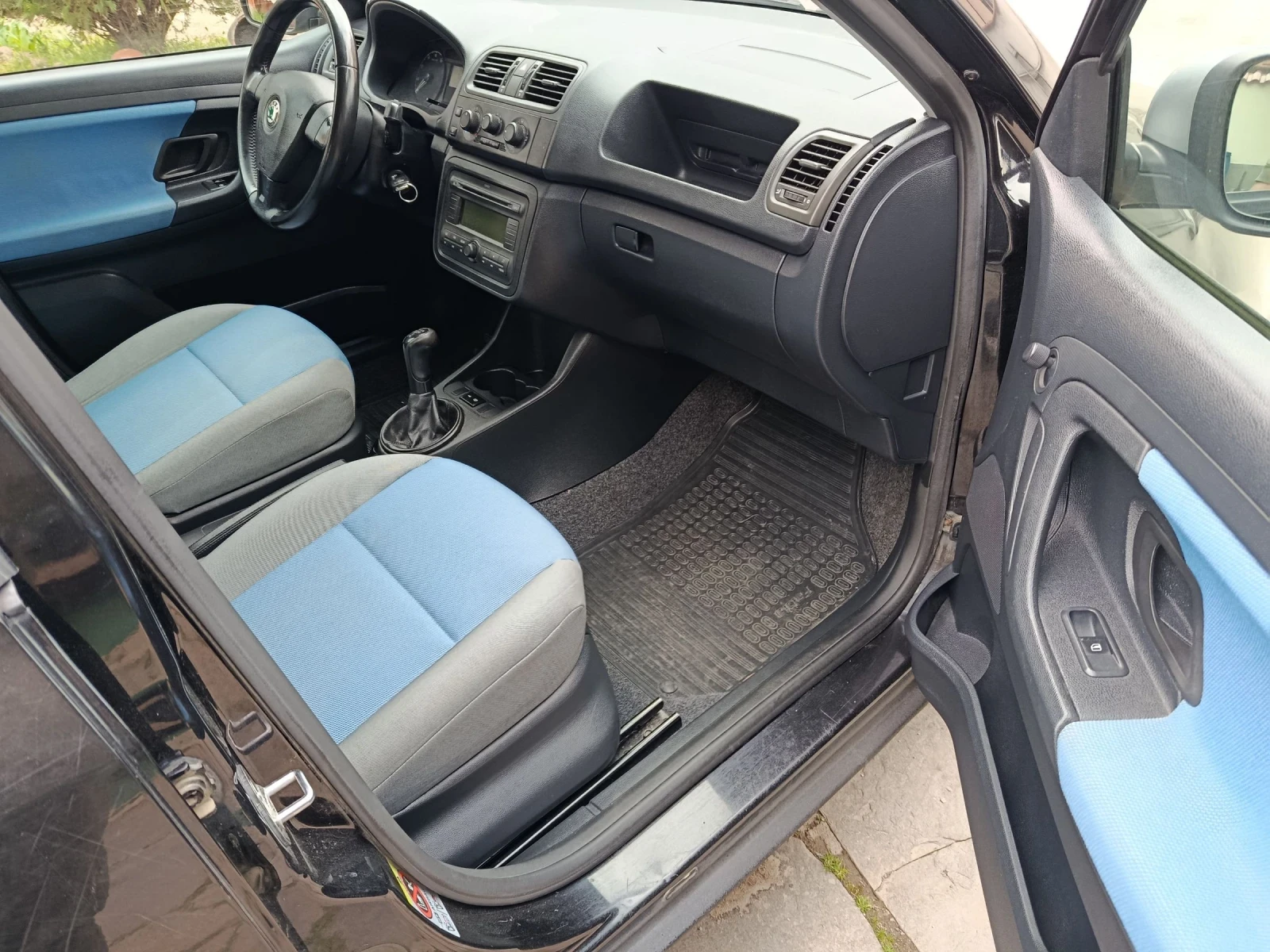 Skoda Fabia 1.2 бензин, снимка 10 - Автомобили и джипове - 53925738