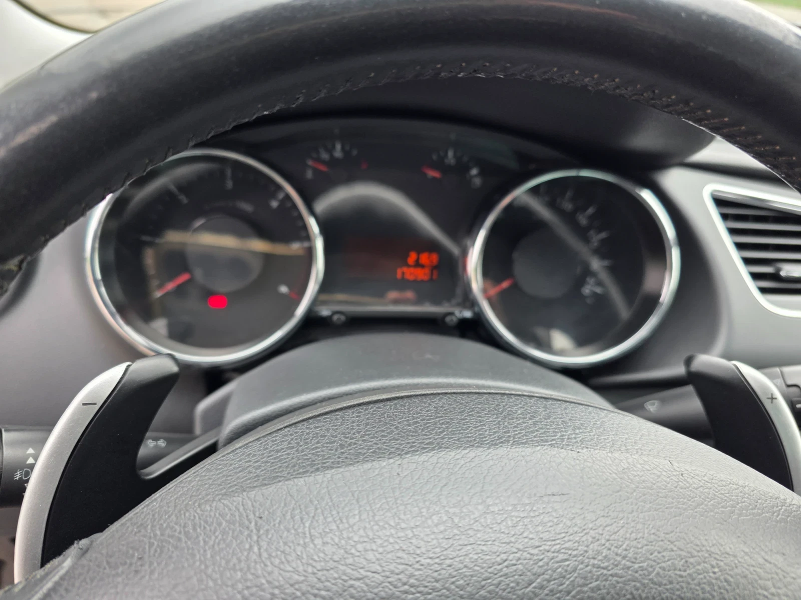 Peugeot 3008 1.6 HDI AUTOMAT , снимка 13 - Автомобили и джипове - 54163736