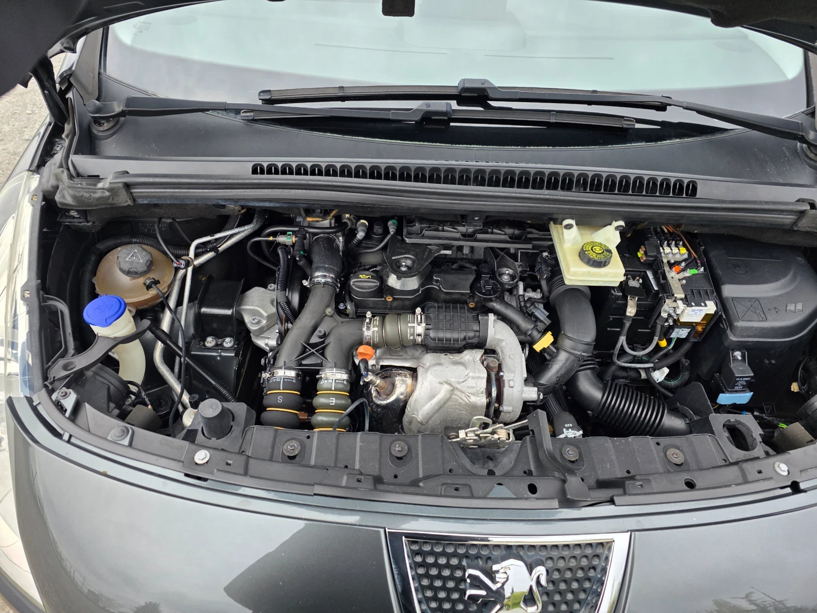 Peugeot 3008 1.6 HDI AUTOMAT , снимка 15 - Автомобили и джипове - 54163736