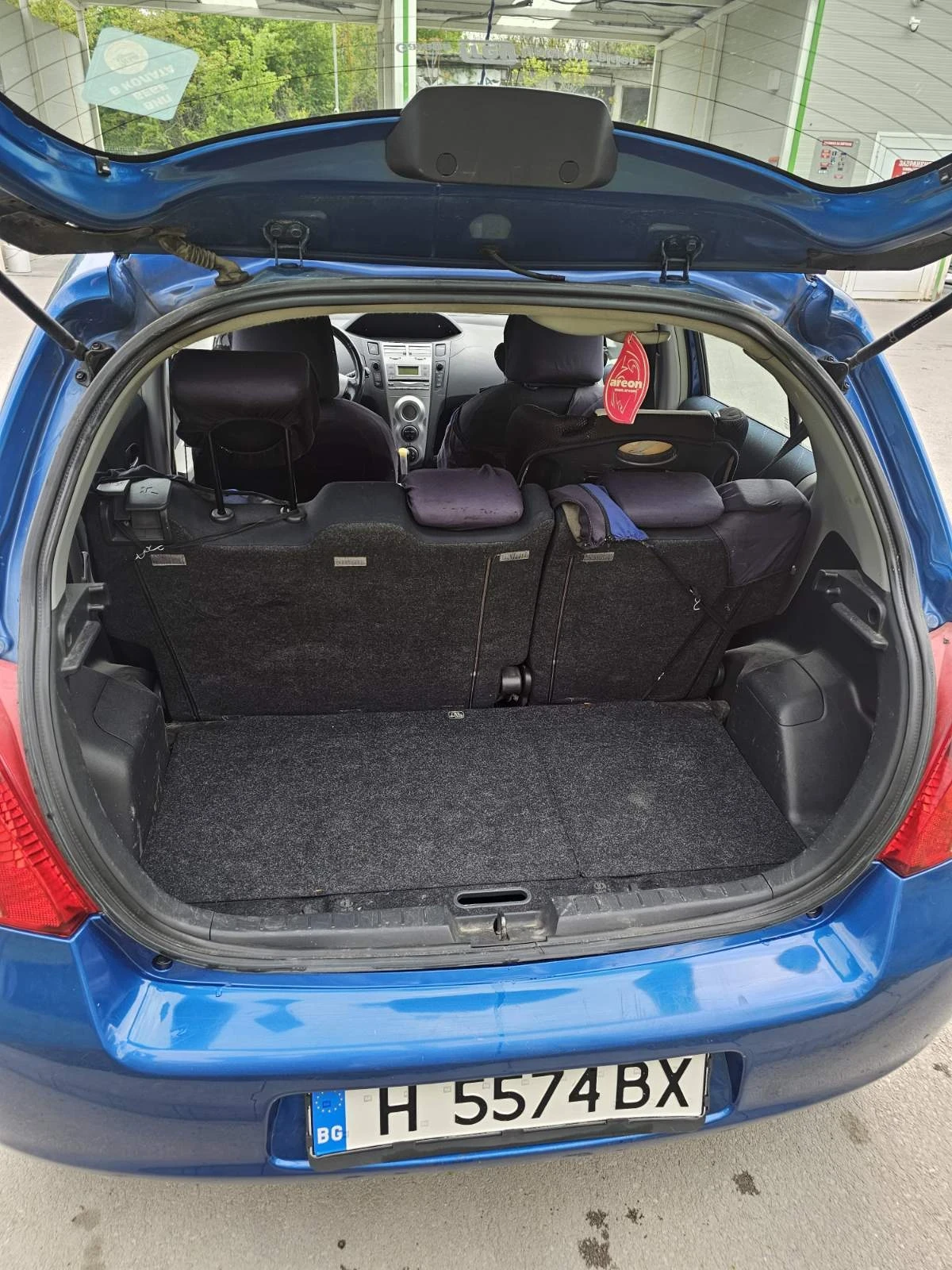 Toyota Yaris 1.4, снимка 9 - Автомобили и джипове - 54541479